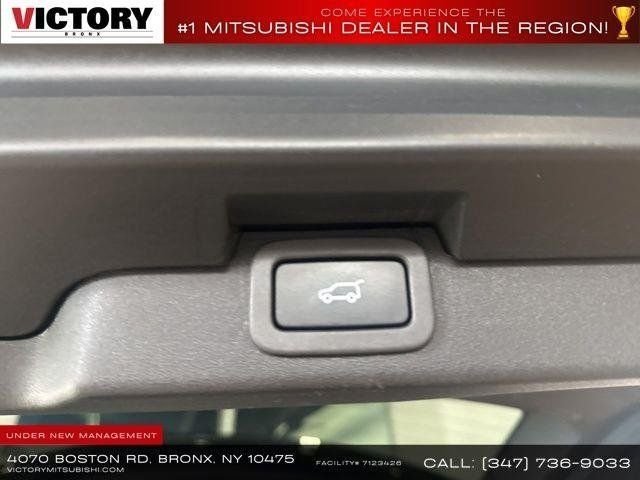 Used 2018 Gray Land Rover HSE image 28