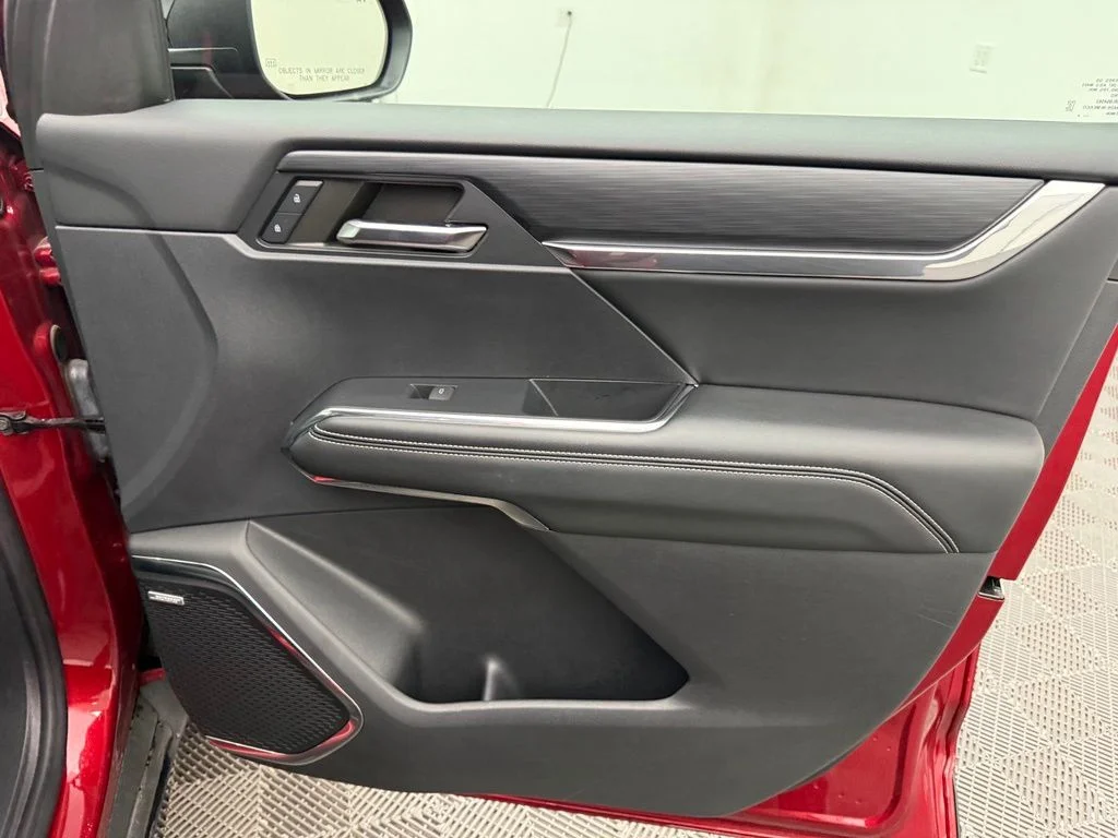Used 2024 Red GMC Elevation image 31