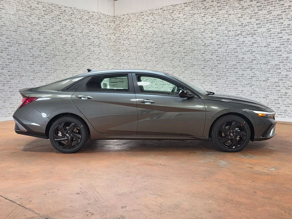 New 2026 Amazon Gray Hyundai SEL Sport image 6