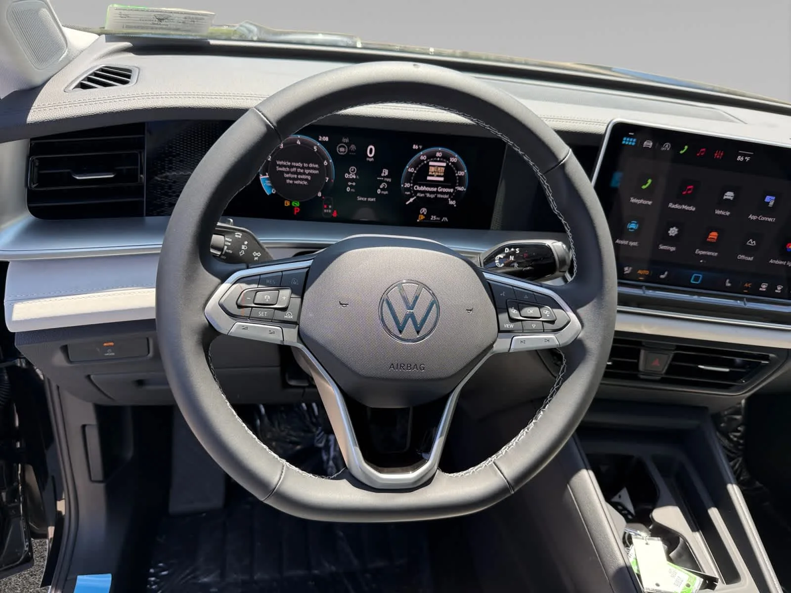 2026 Volkswagen Tiguan SE - Photo 13