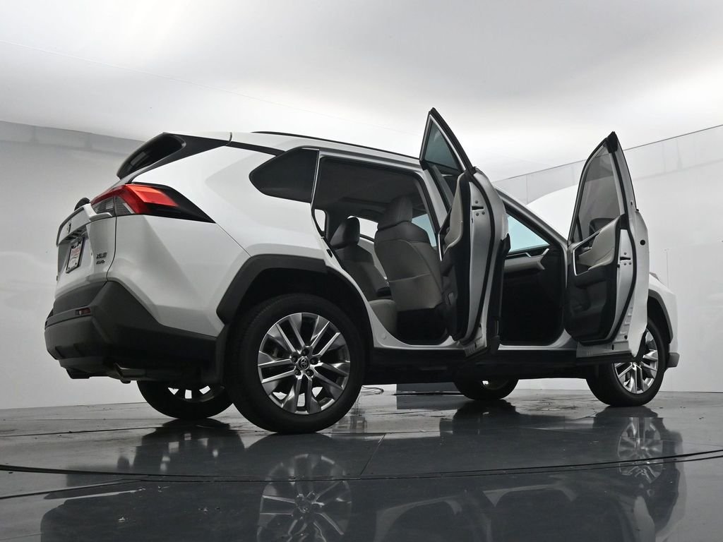 Used 2024 Beige Toyota XLE Premium image 43