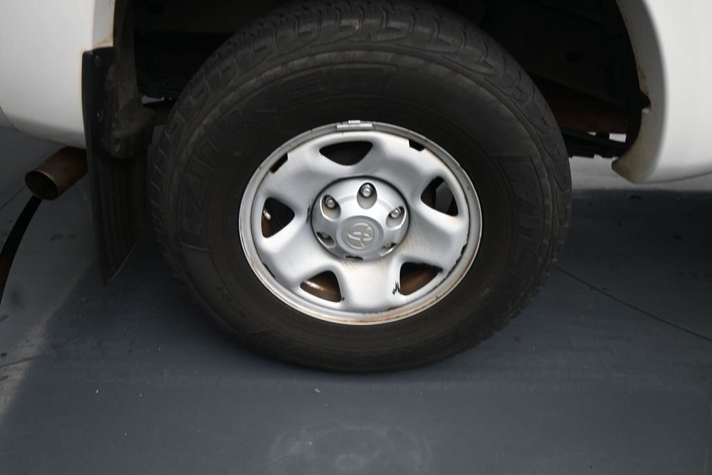 Used 2009 White Toyota PreRunner image 10