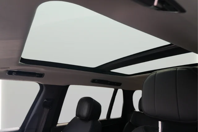Used 2023 Gray Land Rover SE image 23
