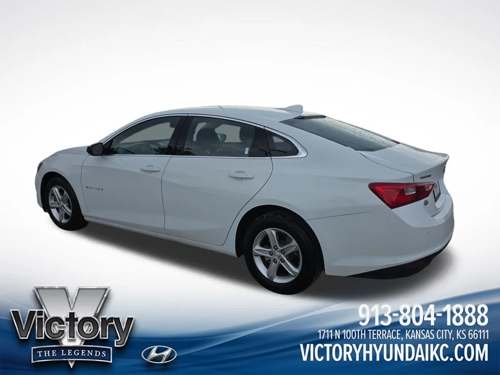 Used 2024 White Chevrolet LT image 3