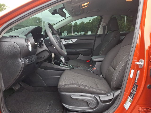 Used 2022 Red Kia LXS image 14