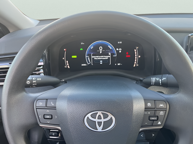 2025 Toyota Camry LE - Photo 29