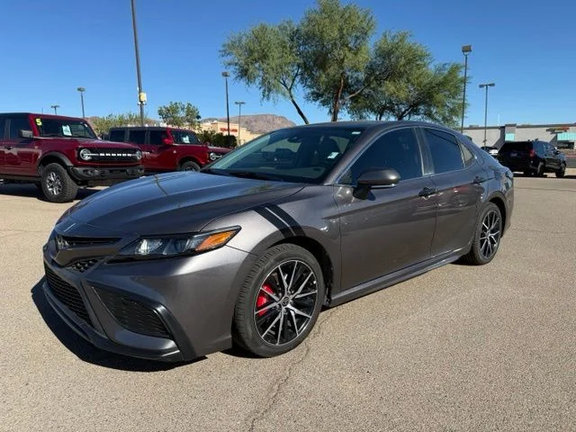 2022 Toyota Camry SE