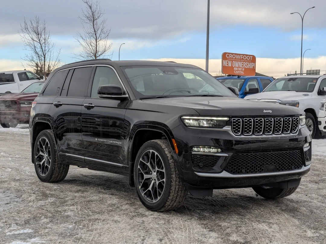 New 2025 Black Jeep Summit Reserve - - 4x4 - Panoramic Sunroof - Palermo Leather - McIntosh Audio & More! image 2