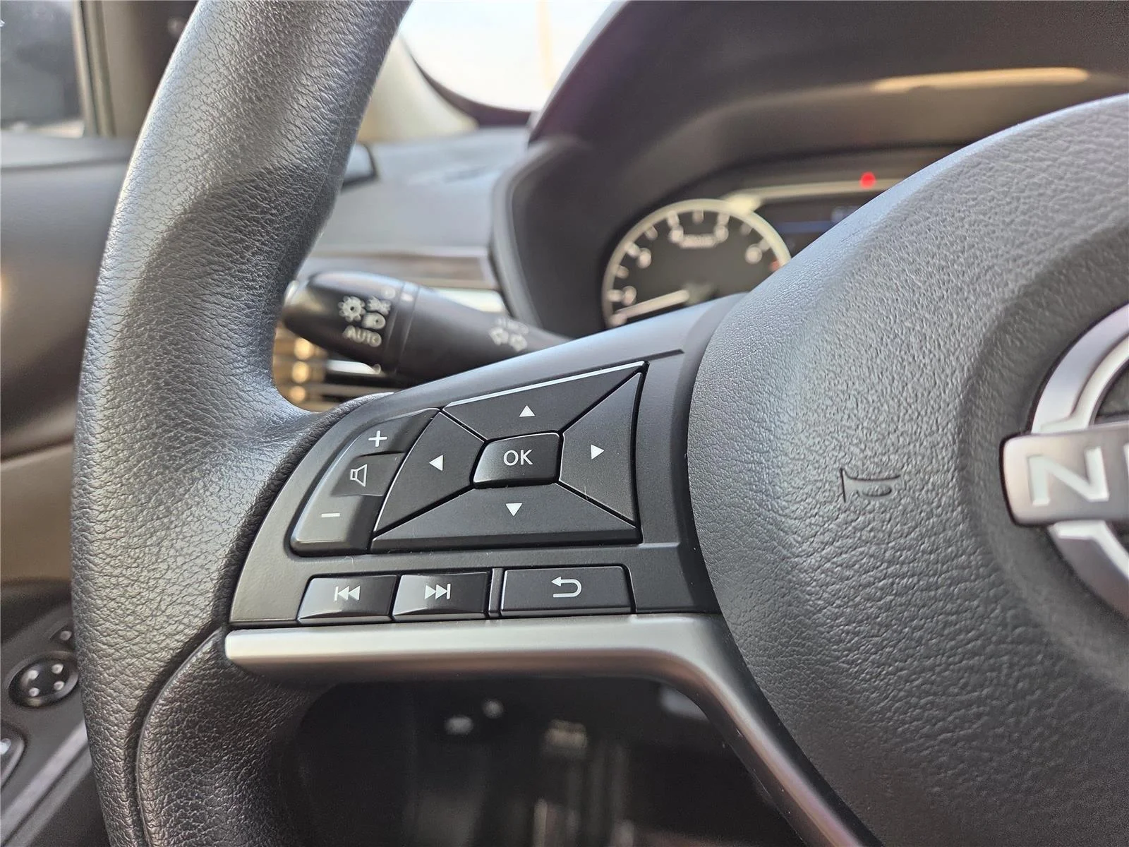 Used 2024 Gun Metallic Nissan 2.5 SV image 14