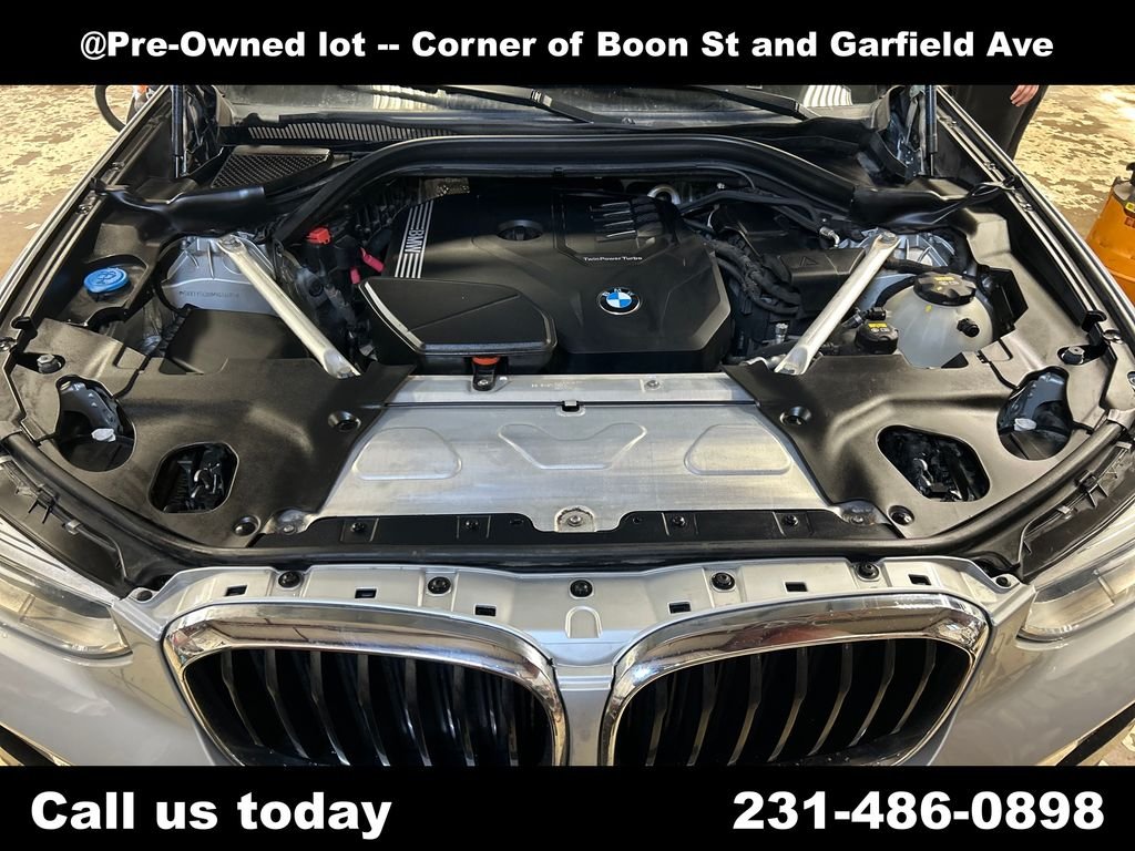 Used 2021 Silver BMW xDrive30i image 10
