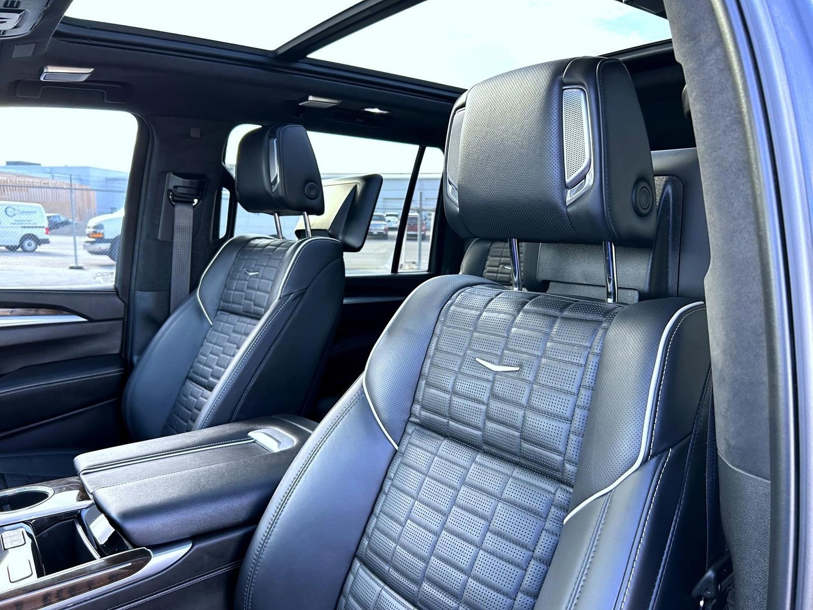 2025 Cadillac Escalade ESV Premium Luxury Platinum - Photo 17