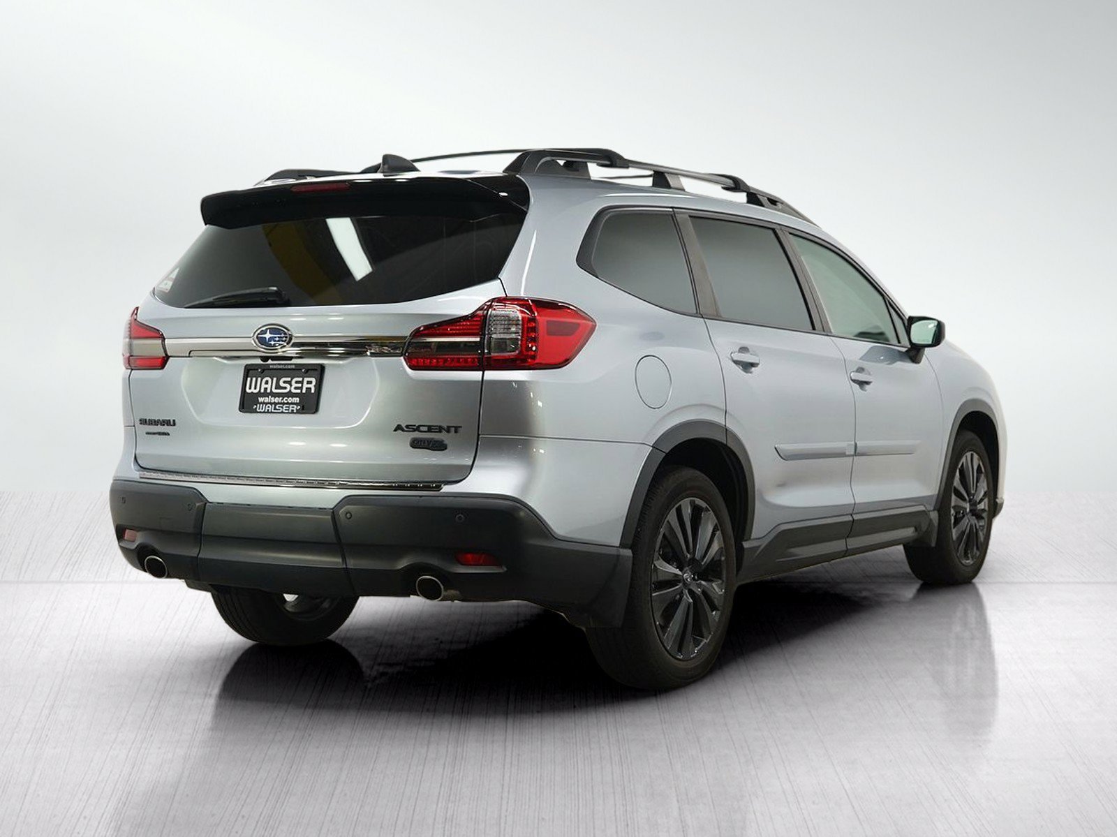 Used 2022 Ice Silver Metallic Subaru Onyx Edition image 5