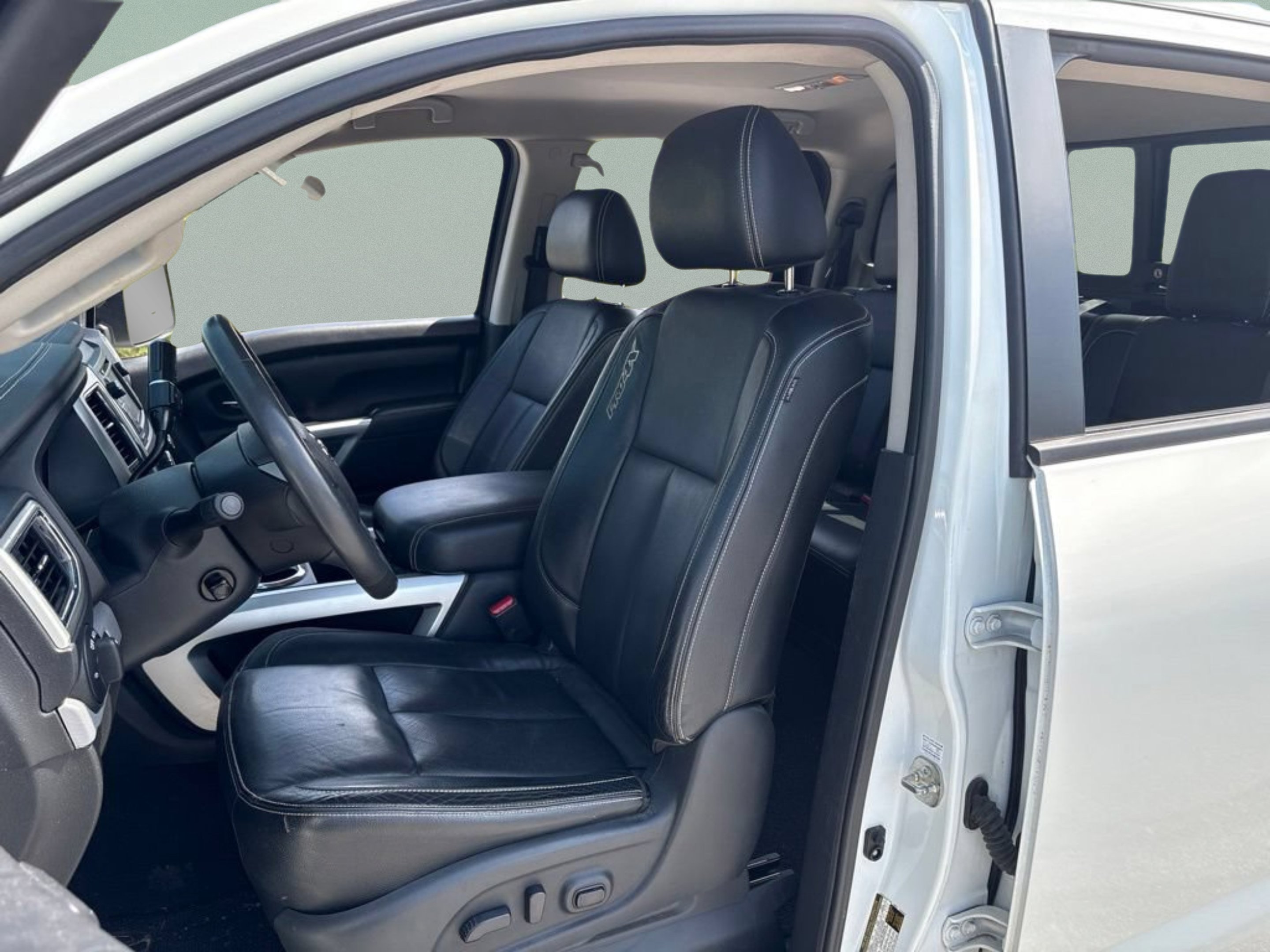 Used 2017 Pearl White Nissan PRO-4X image 21