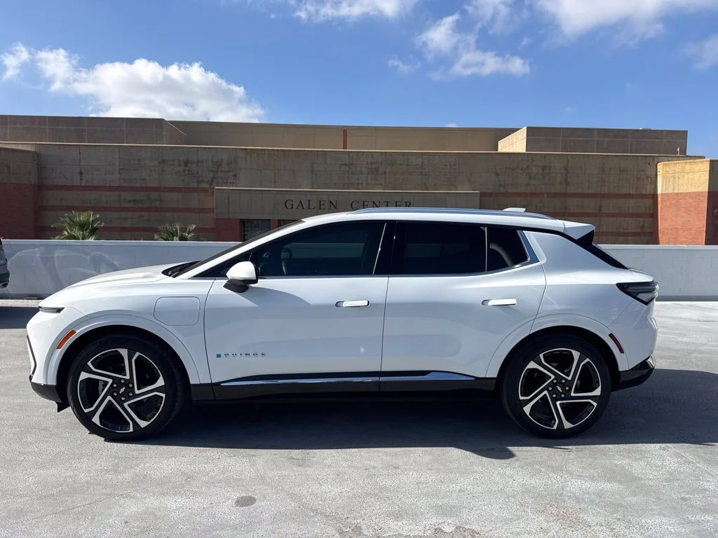 Used 2024 Summit White Chevrolet 3LT image 8