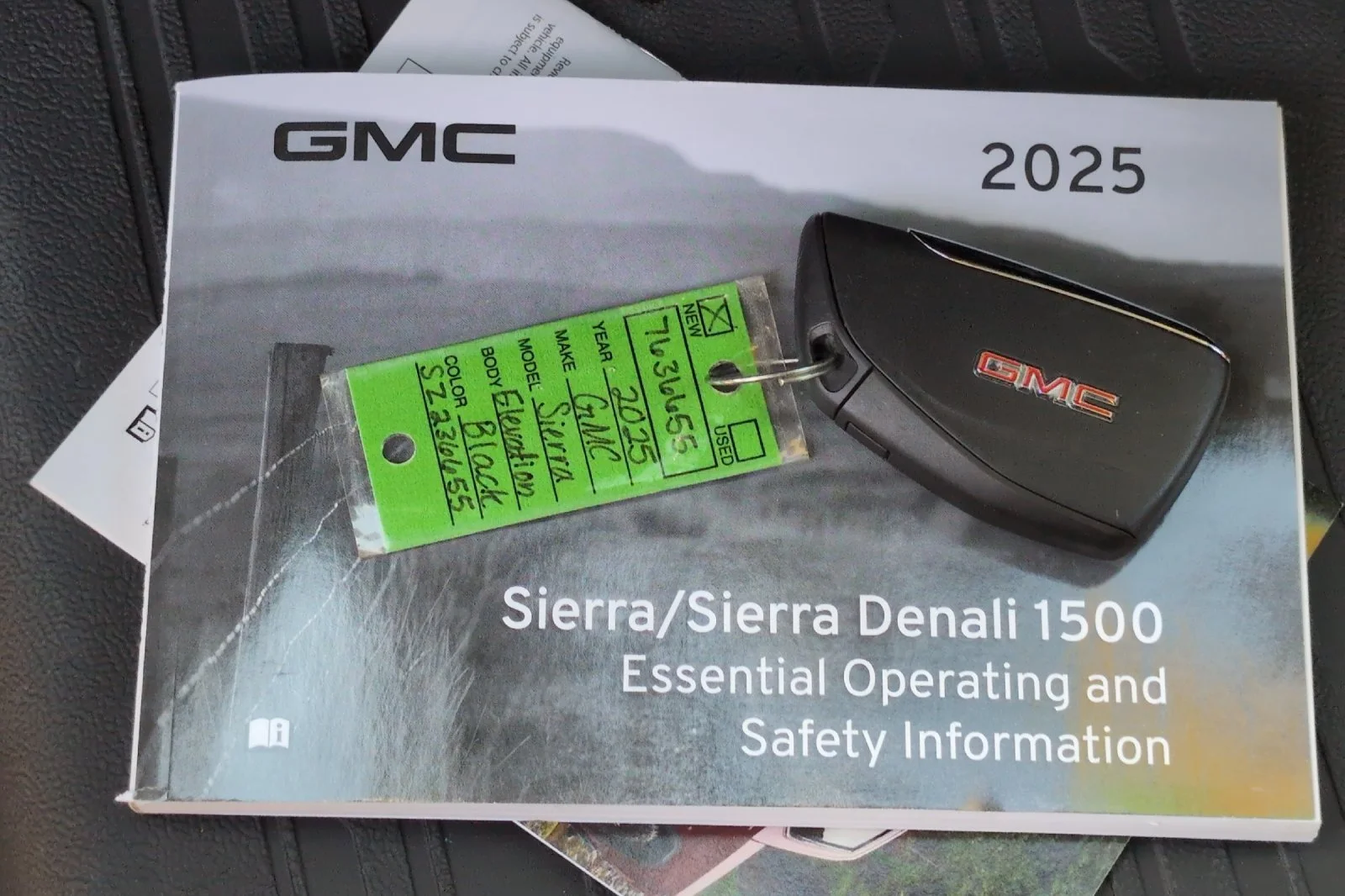 New 2025 Onyx Black GMC Elevation image 9