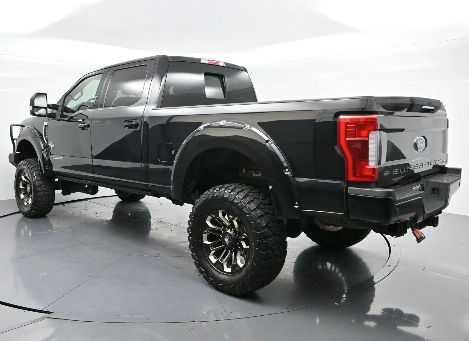 Used 2019 Agate Black Ford LARIAT image 5