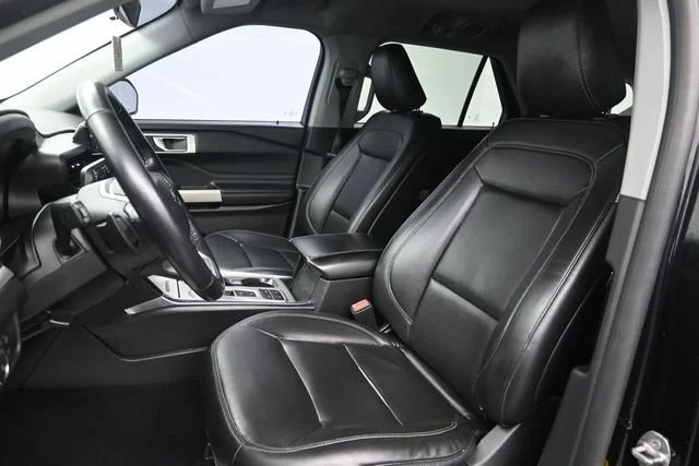 Used 2020 Agate Black Metal Ford XLT image 10