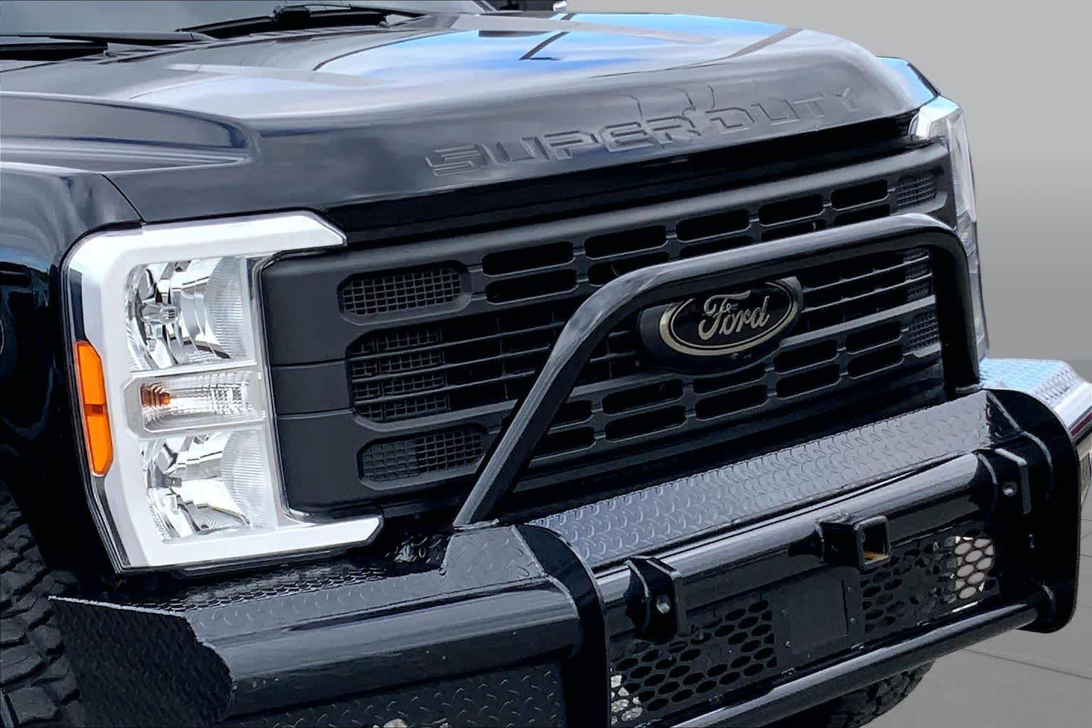 Used 2023 Agate Black Metallic Ford XLT image 22