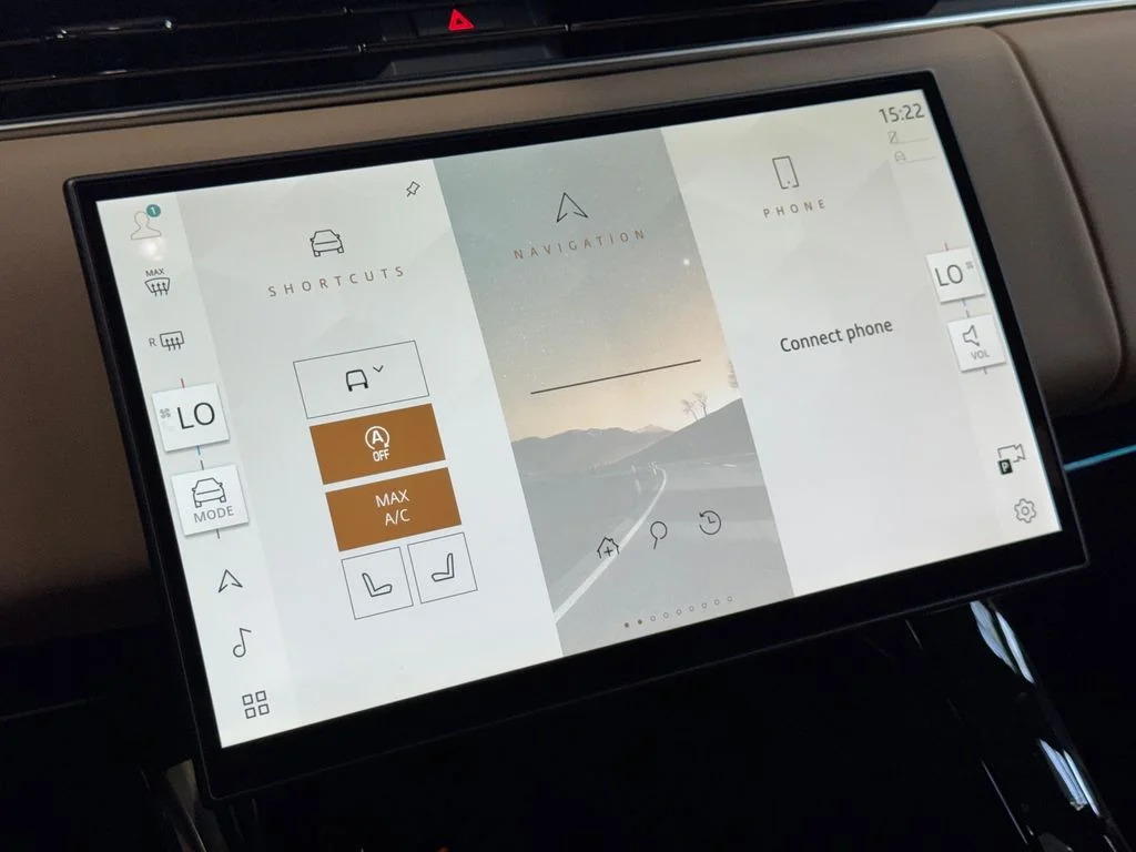 New 2026 Borasco Grey Metallic Land Rover SE image 21