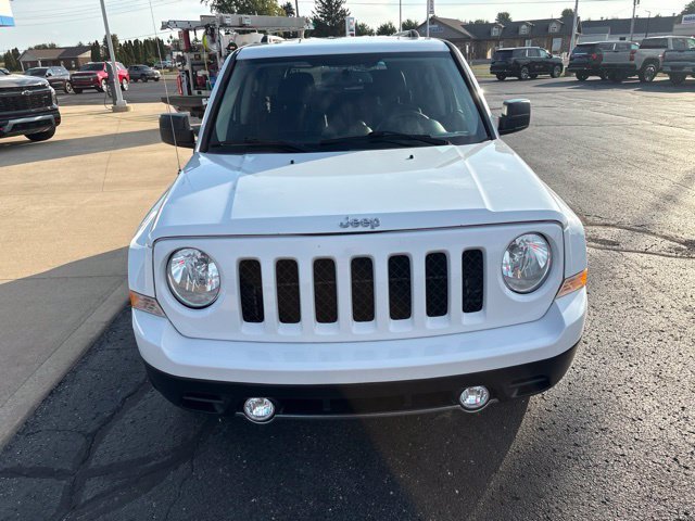 Used 2016 White Jeep High Altitude image 9