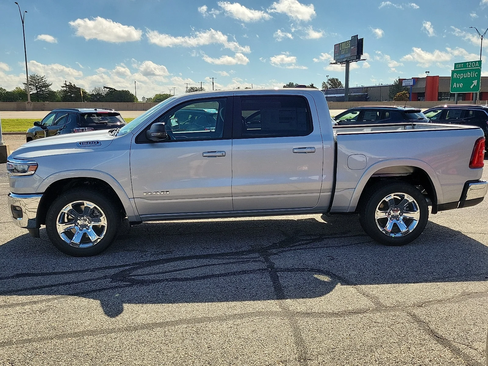 New 2027 Silver Zynith Ram LONE STAR CREW CAB 4X4 5