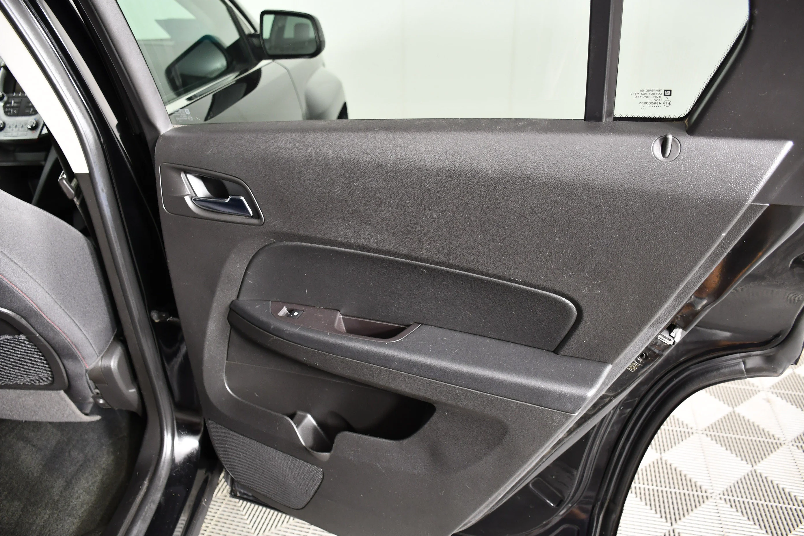 Used 2017 Onyx Black GMC SLE image 40