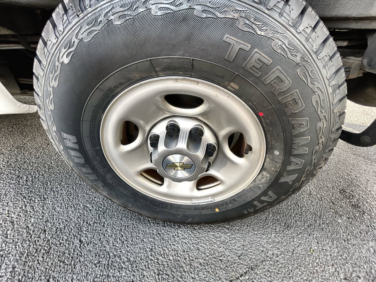 2022 Chevrolet Express Passenger LS - Photo 21