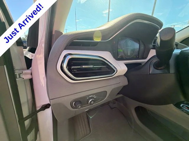 Used 2023 White Chevrolet Premier image 41
