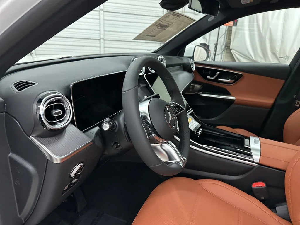 Used 2026 White Mercedes-Benz GLC 300 image 9