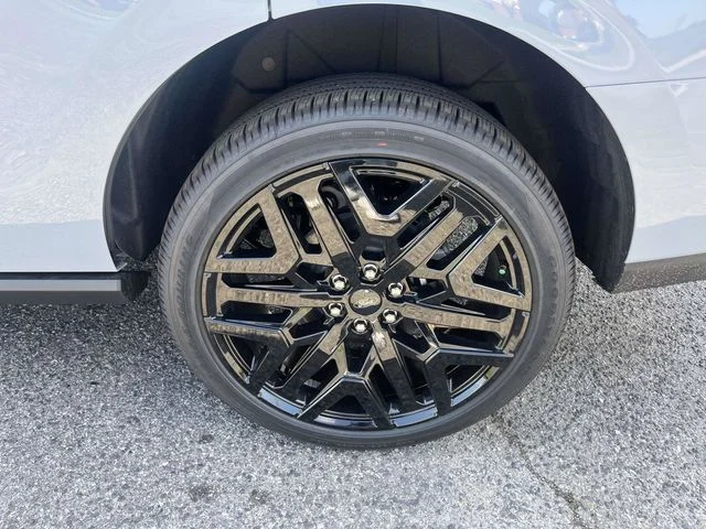 New 2026 Glacier Gray Metallic Tri-Coat Ford Platinum image 4