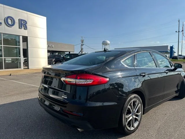 Used 2020 Agate Black Metallic Ford SEL image 19