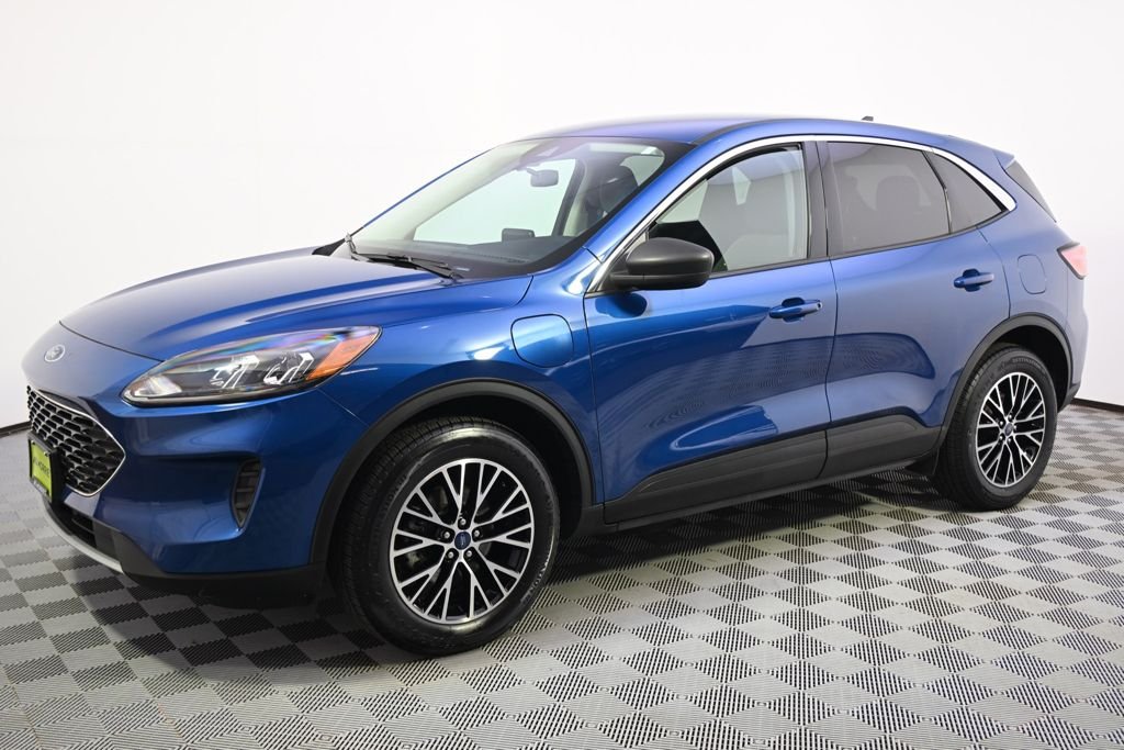 Used 2022 Ford Escape SE with VIN 1FMCU0EZ8NUA18413 for sale in St. Louis Park, Minnesota