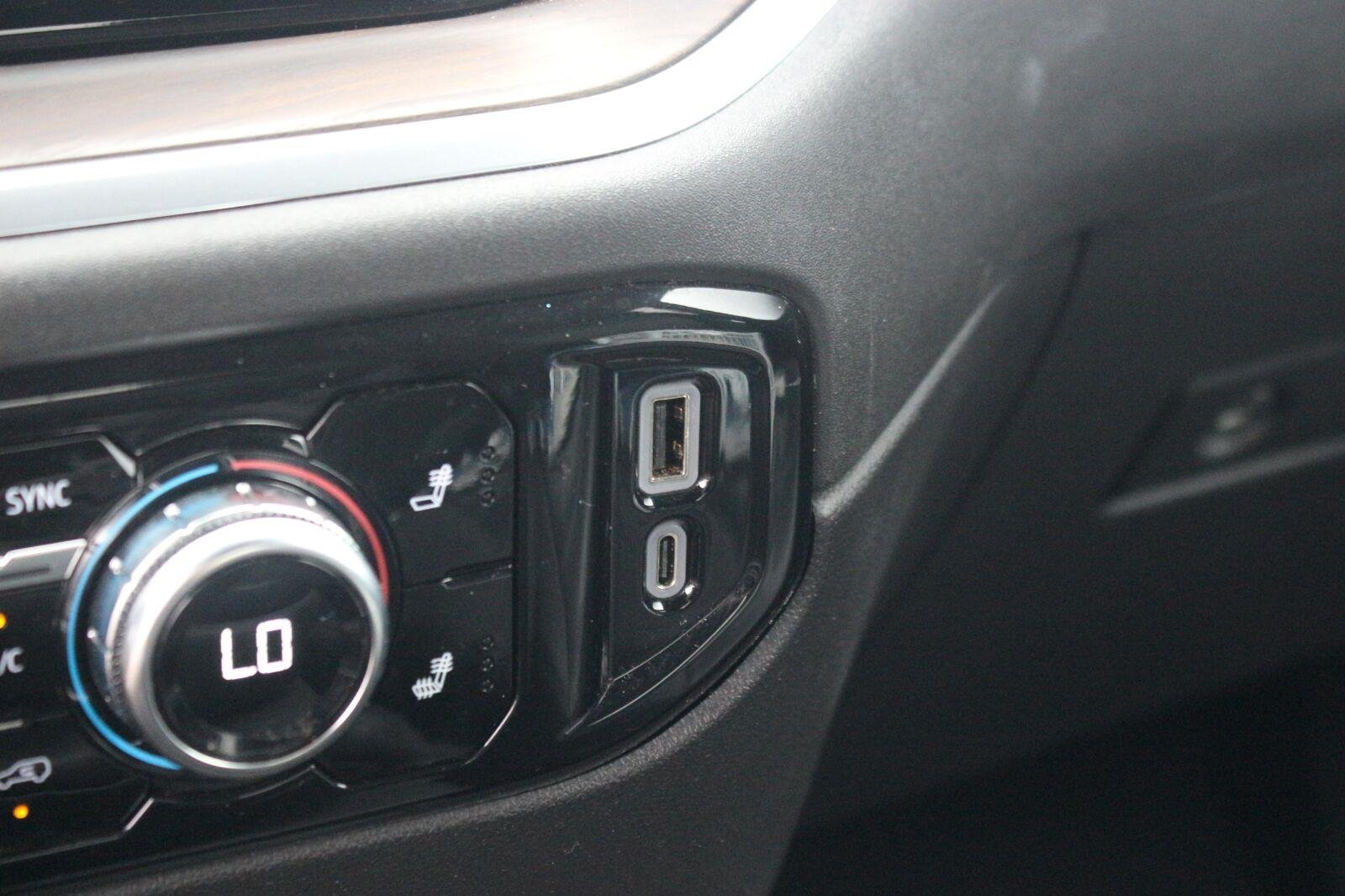 Used 2025 Sterling Metallic GMC SLT image 29