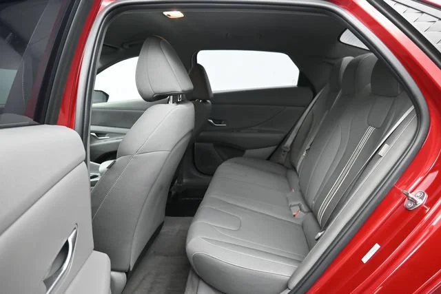 Used 2024 Ultimate Red Hyundai SEL image 18