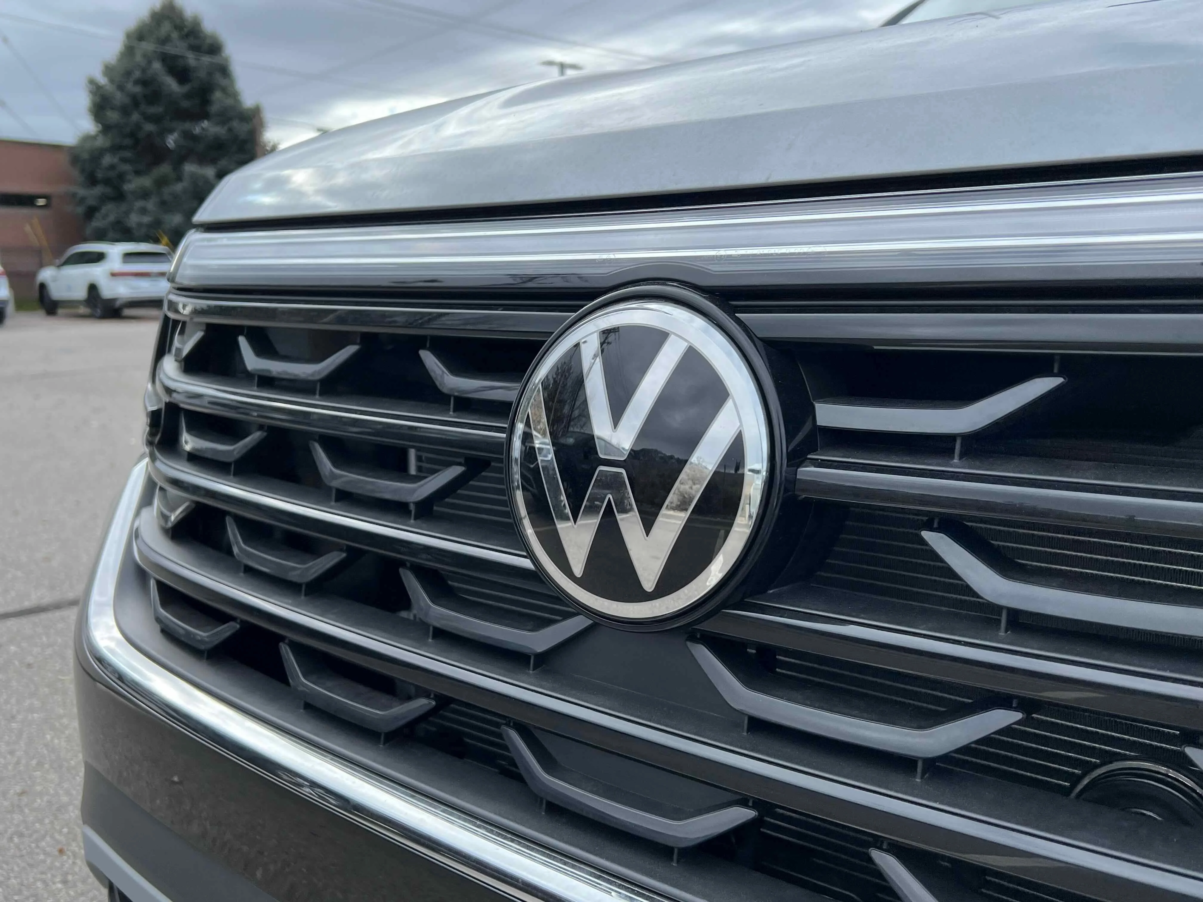 New 2026 Silver Mist Volkswagen 2.0T SE w/Technology image 7