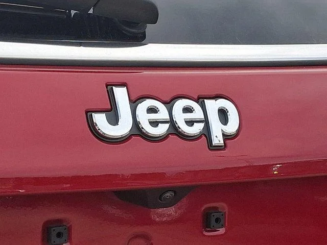 New 2026 Red Hot Pearl-Coat Exterior Paint Jeep Limited image 11