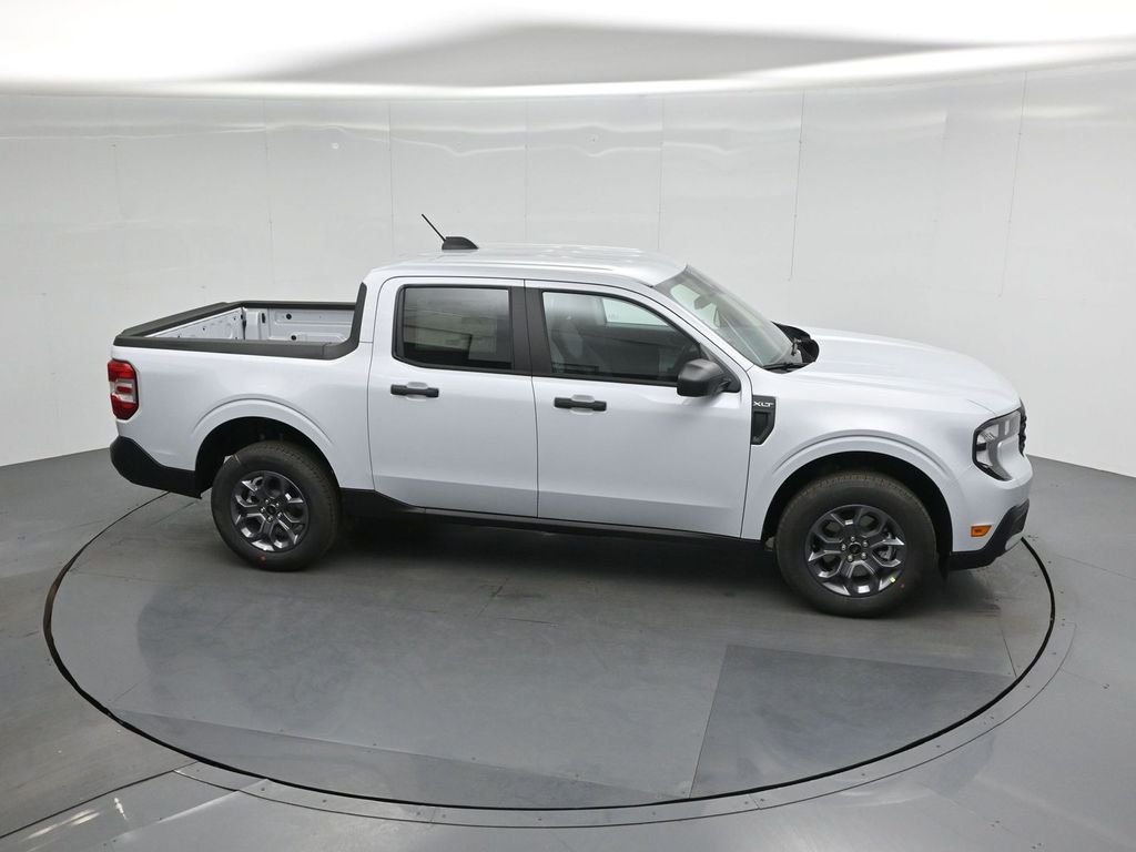 New 2026 Space White Metallic Ford XLT image 46