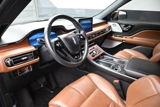 Used 2023 Black Lincoln Reserve image 18