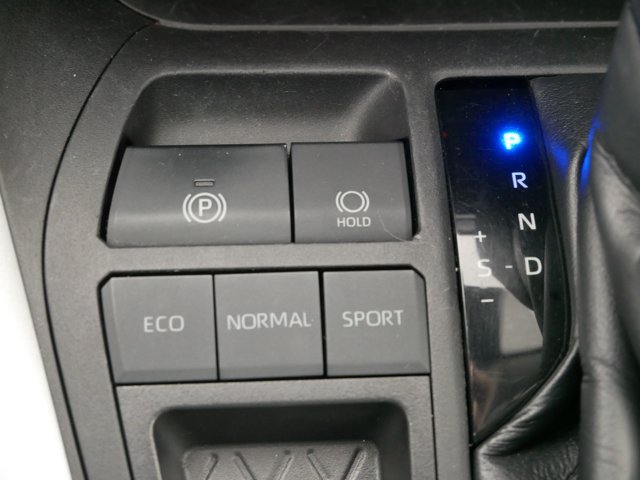 Used 2022 White Toyota XLE w/ Weather Pkg & Convenience Pkg image 31