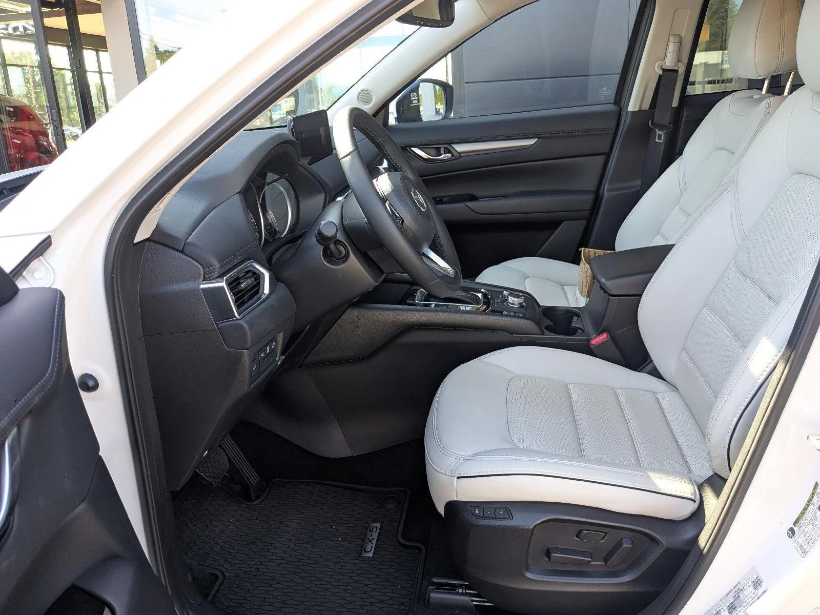 2025 Mazda CX-5 S Preferred package - Photo 17