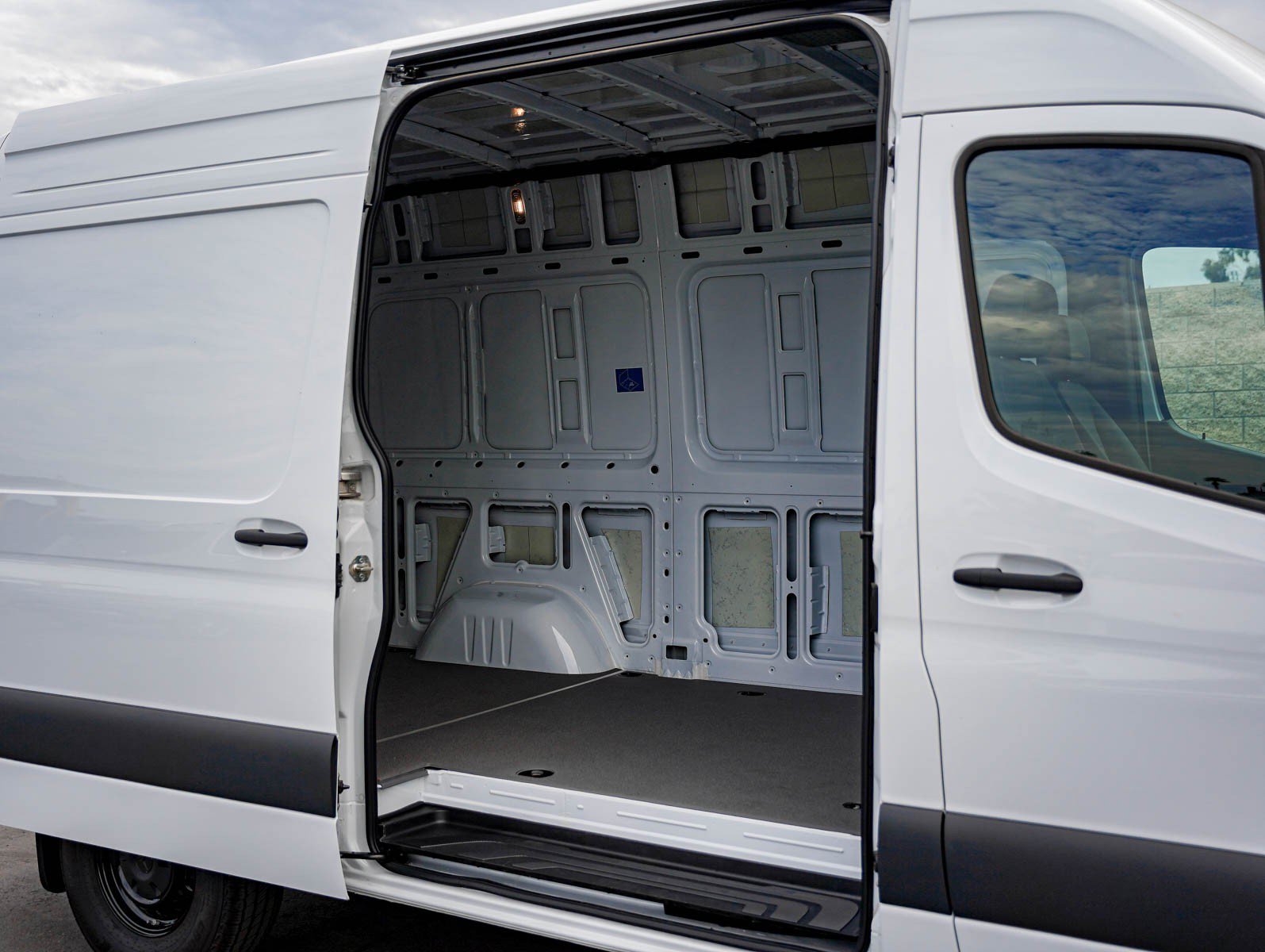 2025 Mercedes-Benz Sprinter Cargo Van Base - Photo 9