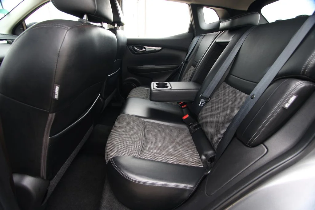 Used 2022 Gun Metallic Nissan SV image 8