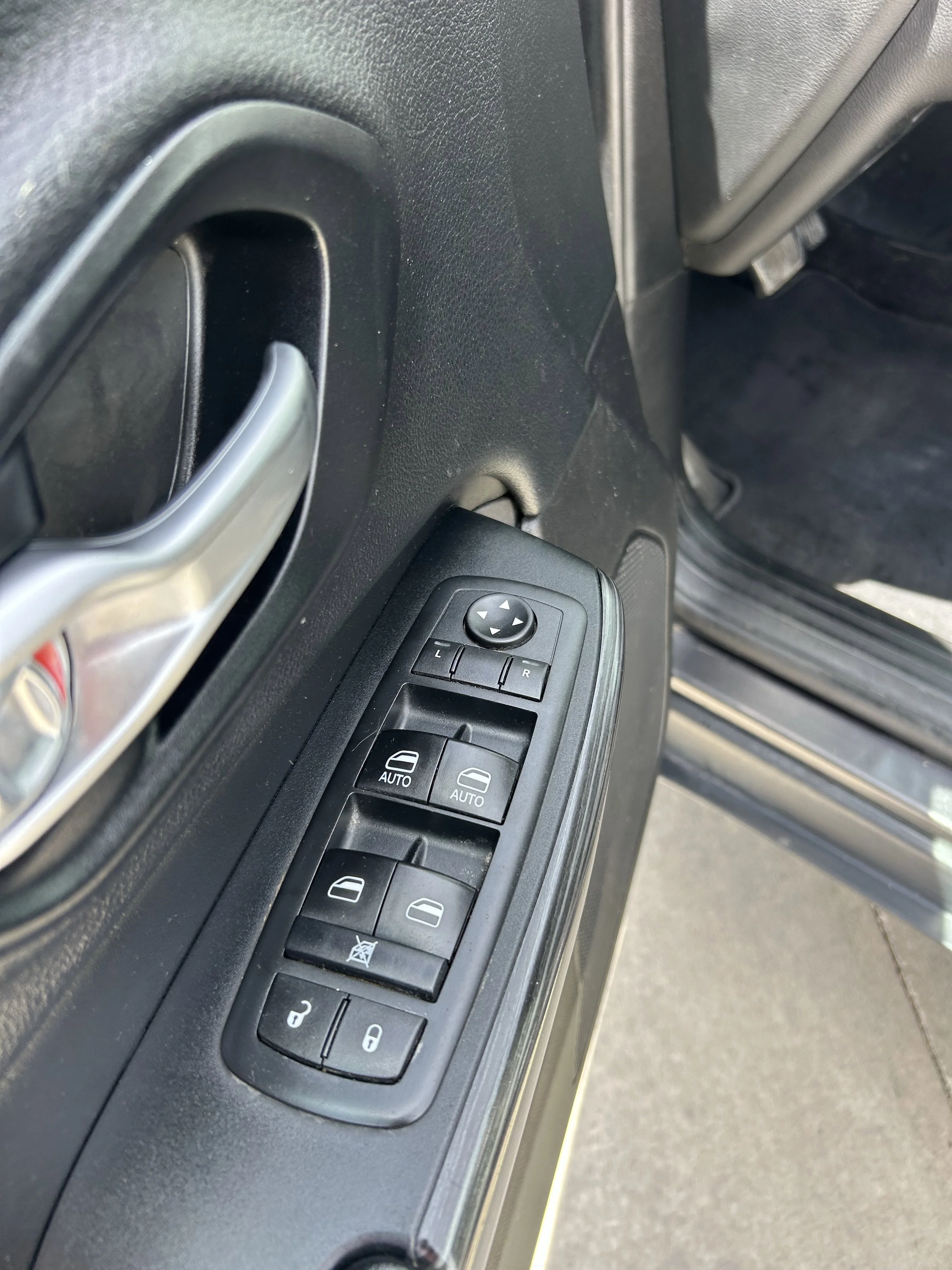 Used 2015 Gray Jeep Limited image 11