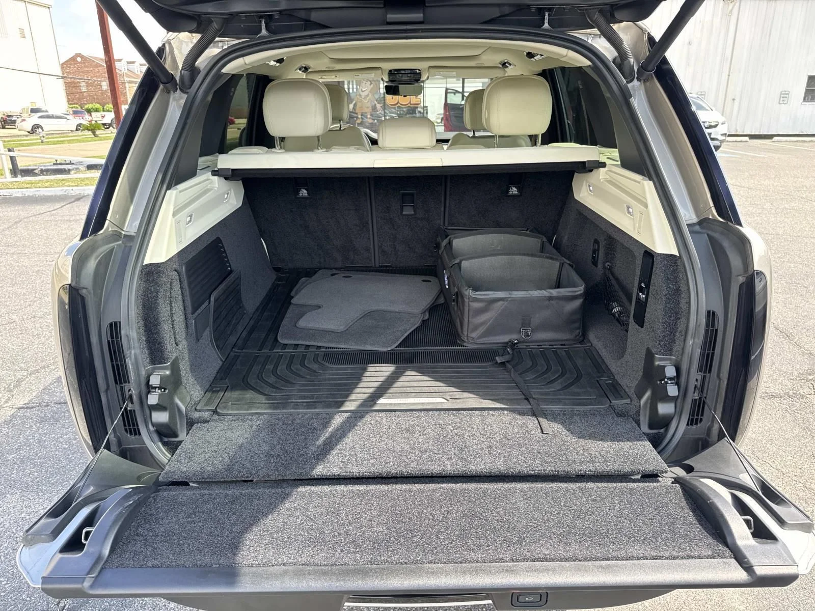 Certified Used 2023 Gold Land Rover SE image 8