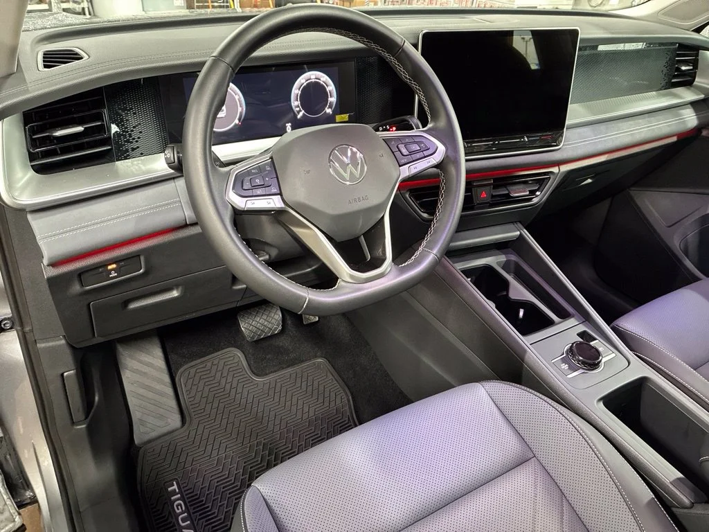 Used 2026 Silver Volkswagen SE image 17