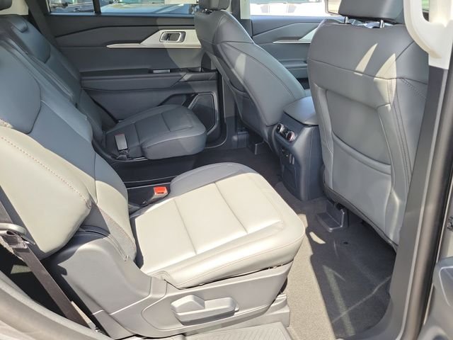 New 2026 Carbonized Gray Metallic Ford Active image 18