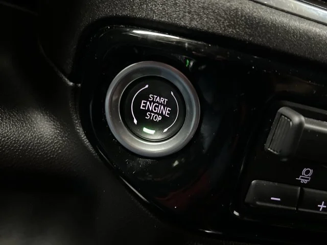 2024 GMC Sierra 1500 SLT - Photo 18