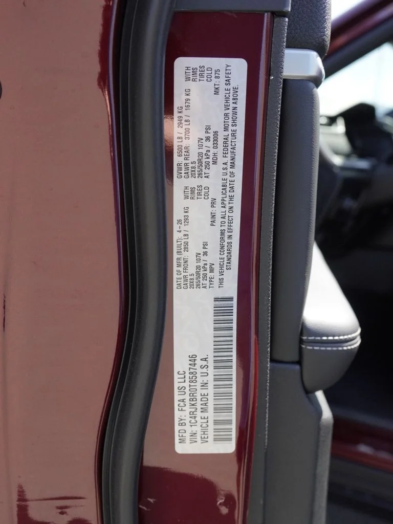New 2026 Velvet Red Pearl-Coat Exterior Paint Jeep Limited image 30