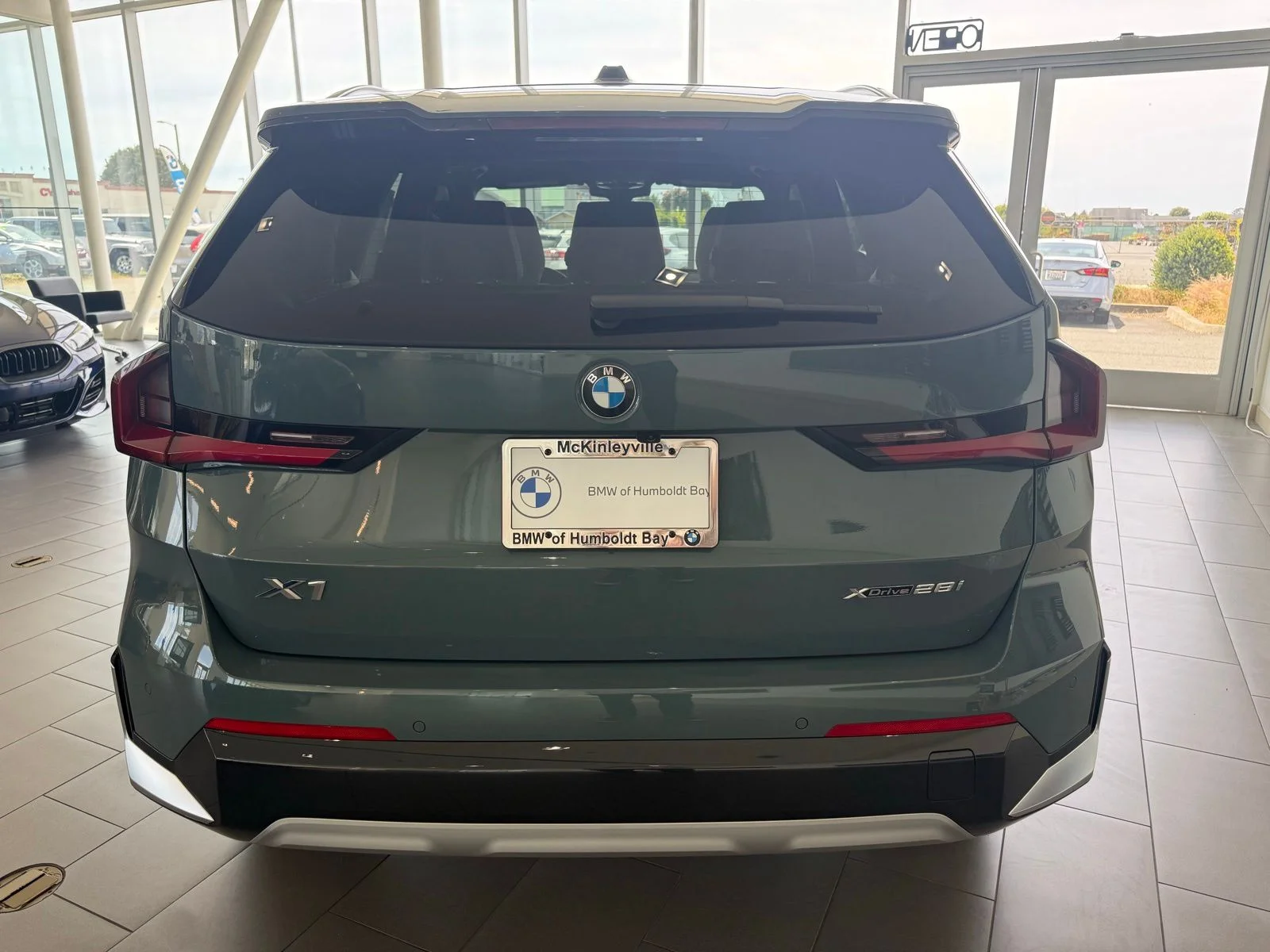 New 2026 Cape York Green Metallic BMW xDrive28i image 6