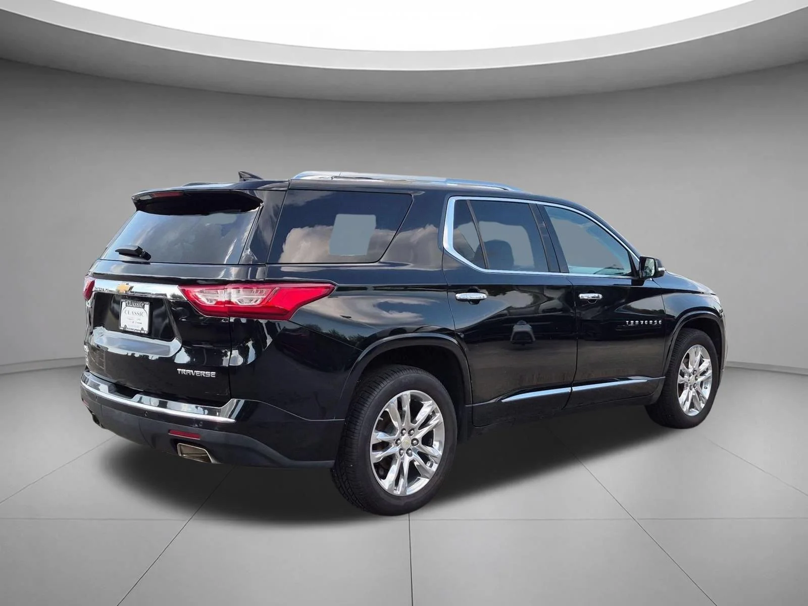 Used 2018 Mosaic Black Metallic Chevrolet High Country image 5